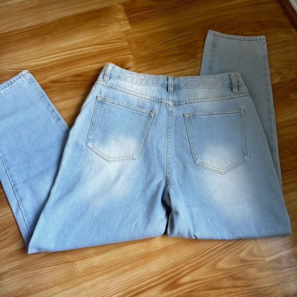 Jeans - Picture 2 of 3